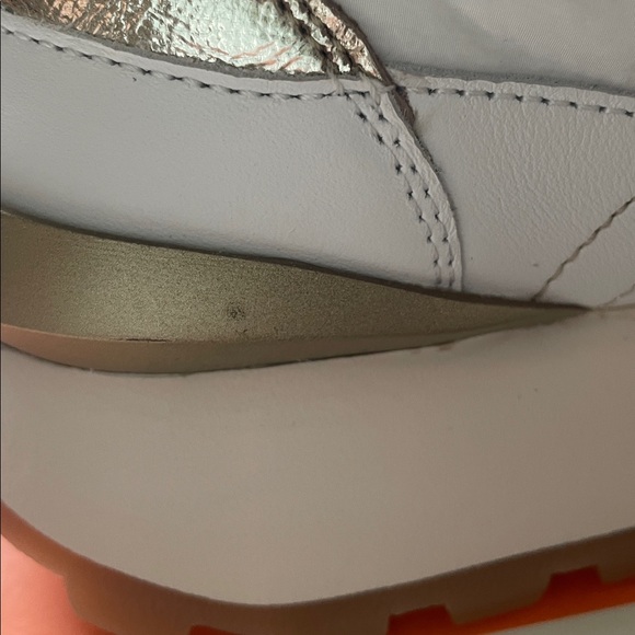 VOILE BLANCHE QWARK HYPE WOMAN
Suede Technical Fabric Sneaker White-Platinum - Picture 11 of 16